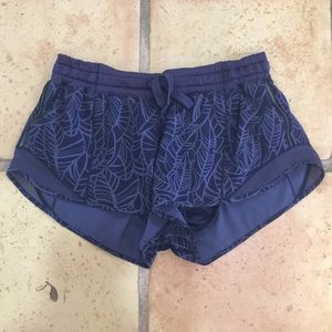 Lululemon Hottie Hot Shorts 2.5inch